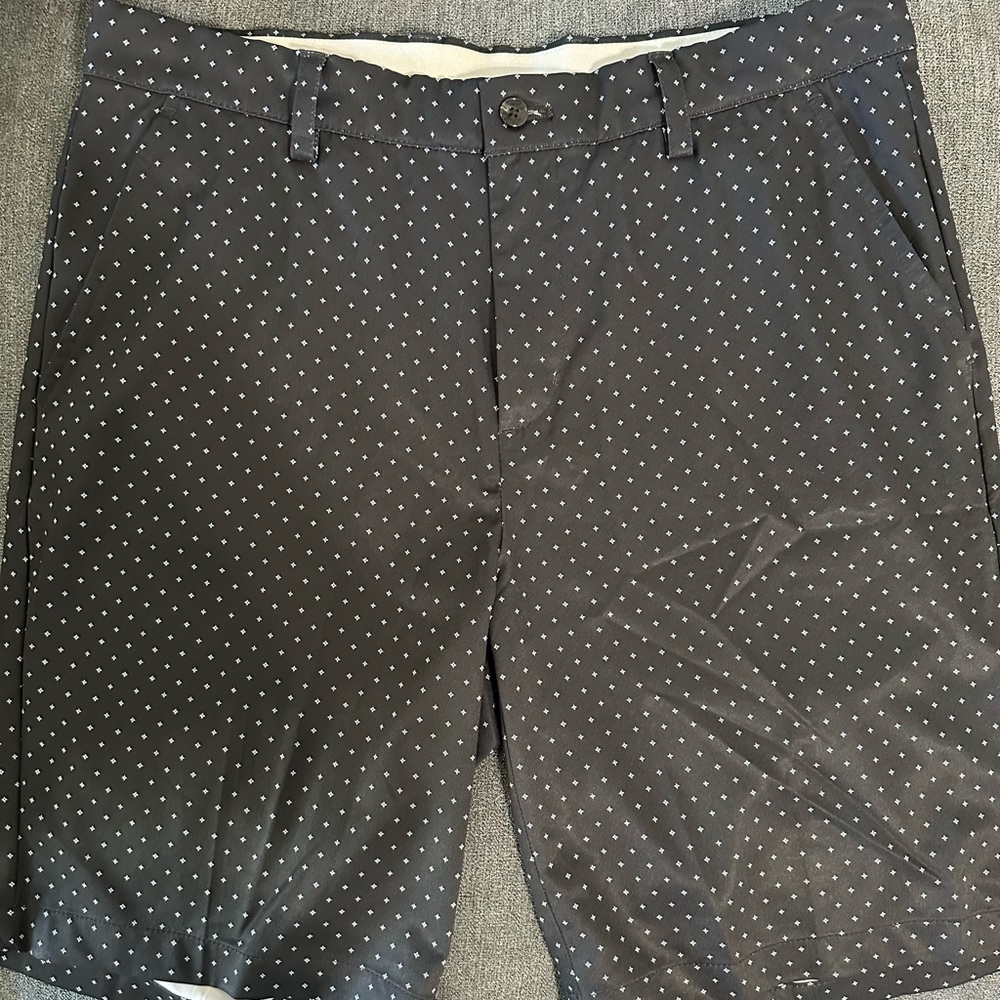 Greg Norman Men’s Golf Shorts brand new